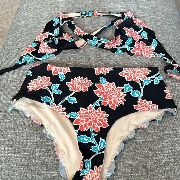 Vanilla Beach Women's Large Black Floral Bikini ruffles - Picture 3 of 14